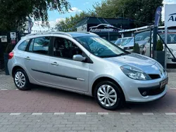 Grau Gebraucht 2009 Renault Clio II Rip Curl Limousine | 3.990 € (Etwas zu teuer)