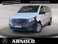 Weiß (arktikweiß) Gebraucht 2022 Mercedes Vito Van / Kleinbus | 29.700 € (Fairer Preis)