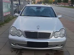 Brillantsilber metalliclack Gebraucht 2003 Mercedes C220 Limousine | 1.700 € (Guter Preis)
