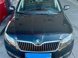 Schwarz Gebraucht 2015 Skoda Superb Comfort Kombi | 12.200 € (Guter Preis)