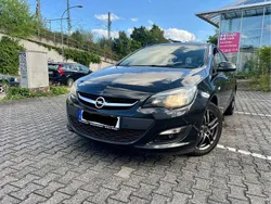 Schwarz Gebraucht 2014 Opel Astra Exklusiv Kombi | 5.000 € (Fairer Preis)