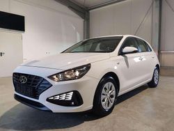 Atlasweiß Gebraucht 2024 Hyundai i30 Edition Limousine | 19.789 € (Guter Preis)