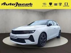 Weiss Gebraucht 2022 Opel Astra Ultimate Limousine | 23.950 € (Fairer Preis)