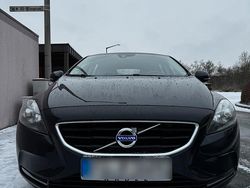 Schwarz Gebraucht 2014 Volvo V40 Momentum Kombi | 13.500 € (Teuer)