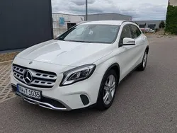 Weiß Gebraucht 2017 Mercedes GLA200 Urban SUV | 18.900 € (Guter Preis)
