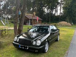 Grün Gebraucht 1997 Mercedes E420 Avantgarde Limousine | 7.100 €