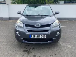 Grau Gebraucht 2009 Toyota Urban Cruiser SUV | 4.500 € (Fairer Preis)