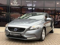 Grau Gebraucht 2015 Volvo V40 You! Limousine | 11.700 € (Fairer Preis)