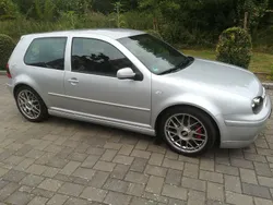 Silber Gebraucht 2001 VW Golf IV GTI Limousine | 12.800 €