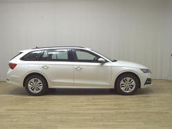 Weiss Gebraucht 2022 Skoda Octavia Ambition Kombi | 16.480 € (Guter Preis)
