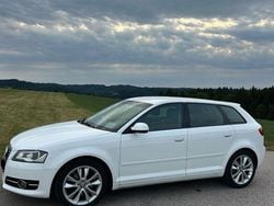 Weiß Gebraucht 2012 Audi A3 Sportback Ambiente Kleinwagen | 8.150 € (Teuer)