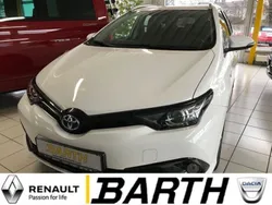 Super white 2 Gebraucht 2018 Toyota Auris Touring Sports Team Kombi | 20.990 € (Teuer)