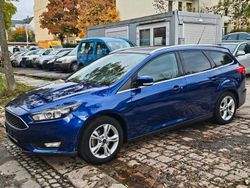 Blau Gebraucht 2015 Ford Focus Limousine | 6.690 € (Guter Preis)