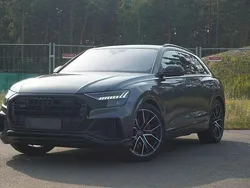 Grau Gebraucht 2020 Audi Q8 S-Line SUV | 48.490 € (Guter Preis)