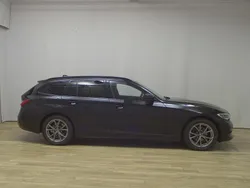 Schwarz Gebraucht 2022 BMW 320 Sport Line Kombi | 22.980 € (Guter Preis)