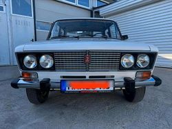 Weiß Gebraucht 1990 Lada 2106 Limousine | 13.999 €