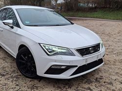 Weiß Gebraucht 2019 Seat Leon FR Limousine | 17.890 € (Fairer Preis)