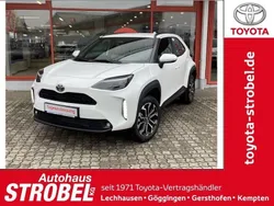 Schneeweiß Neu 2025 Toyota Yaris Cross Team SUV | 27.580 €