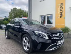 Kosmosschwarz Gebraucht 2019 Mercedes GLA200 SUV | 23.885 € (Fairer Preis)