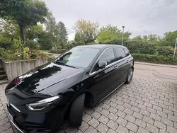 Schwarz Gebraucht 2023 Mercedes B200 AMG Line Premium Plus Van / Kleinbus | 32.700 € (Teuer)