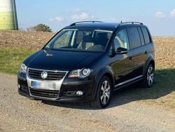 Schwarz Gebraucht 2009 VW Touran Cross Van / Kleinbus | 6.900 € (Etwas zu teuer)