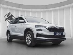 Weiss Gebraucht 2024 Skoda Karoq SUV | 27.799 € (Superpreis)