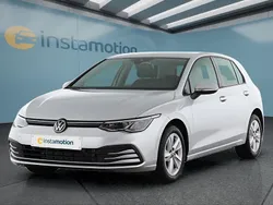 Silber Gebraucht 2024 VW Golf VIII Kleinwagen | 25.549 € (Guter Preis)