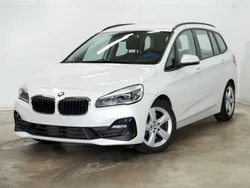 Weiß Gebraucht 2022 BMW 220 Gran Tourer Advantage Van / Kleinbus | 26.590 € (Fairer Preis)