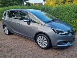 Grau Gebraucht 2017 Opel Zafira Business Innovation Van / Kleinbus | 9.950 € (Fairer Preis)
