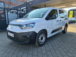 Weiß Gebraucht 2023 Fiat Doblò Van / Kleinbus | 21.997 € (Etwas zu teuer)