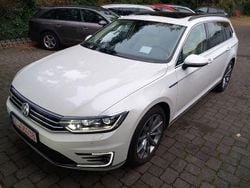 Oryxweiss Gebraucht 2017 VW Passat GTE Kombi | 15.500 € (Guter Preis)
