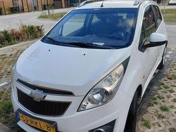 Weiß Gebraucht 2011 Chevrolet Spark LT Kleinwagen | 1.800 € (Etwas zu teuer)