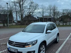 Weiß Gebraucht 2015 VW Tiguan LOUNGE SUV | 14.400 € (Etwas zu teuer)