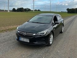 Schwarz Gebraucht 2018 Opel Astra Kombi | 6.350 € (Guter Preis)