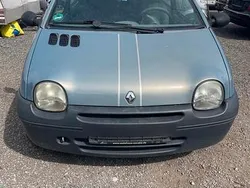 Gebraucht 2004 Renault Twingo Kleinwagen | 690 € (Guter Preis)