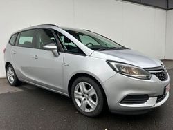 Silber Gebraucht 2016 Opel Zafira Edition Van / Kleinbus | 10.790 € (Fairer Preis)