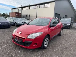 Rot Gebraucht 2010 Renault Mégane III Authentique Limousine | 2.500 € (Fairer Preis)