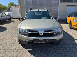 Grau Gebraucht 2010 Dacia Duster Lauréate SUV | 5.899 € (Fairer Preis)
