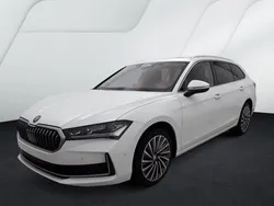 Purity weiss Gebraucht 2024 Skoda Superb LAURIN & KLEMENT Kombi | 38.430 € (Teuer)
