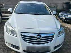 Weiß Gebraucht 2009 Opel Insignia Limousine | 3.950 € (Fairer Preis)