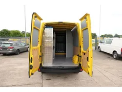 Gelb Gebraucht 2017 Renault Master Van | 15.946 € (Guter Preis)