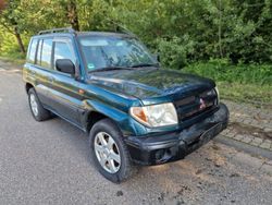 Grün Gebraucht 2001 Mitsubishi Pajero SUV | 1.300 € (Fairer Preis)