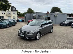 Grau Gebraucht 2012 Mercedes B180 Elegance Van / Kleinbus | 6.950 € (Fairer Preis)