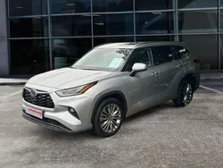 Highlandsilber metallic Gebraucht 2022 Toyota Highlander Executive SUV | 47.650 € (Fairer Preis)
