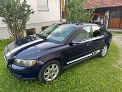 Blau Gebraucht 2004 Volvo S40 Limousine | 1.990 €