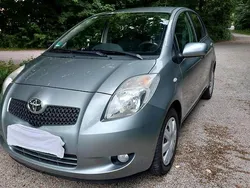 Grau Gebraucht 2008 Toyota Yaris Kleinwagen | 2.450 € (Fairer Preis)