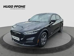 Absolute black uni Gebraucht 2023 Ford Mustang Mach-E SUV | 46.639 €