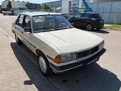 Peugeot 305