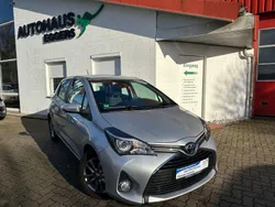 Silber Gebraucht 2016 Toyota Yaris Comfort Kleinwagen | 12.480 € (Etwas zu teuer)