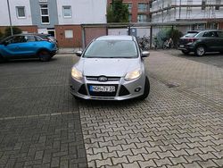 Silber Gebraucht 2011 Ford Focus Ambiente Kombi | 5.500 € (Fairer Preis)